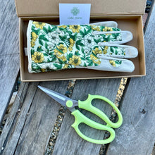 Load image into Gallery viewer, Garden Gift Box - Gloves and Herb Snips