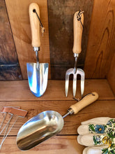 Load image into Gallery viewer, Garden Hand Tool Set - Hardwood and Stainless