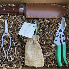 Load image into Gallery viewer, Ultimate Garden Gift Box - 4 Garden Tool Set (Hori Hori, Pruners, Garden Snips and Garden Tool Sharpeners) Tool Kit