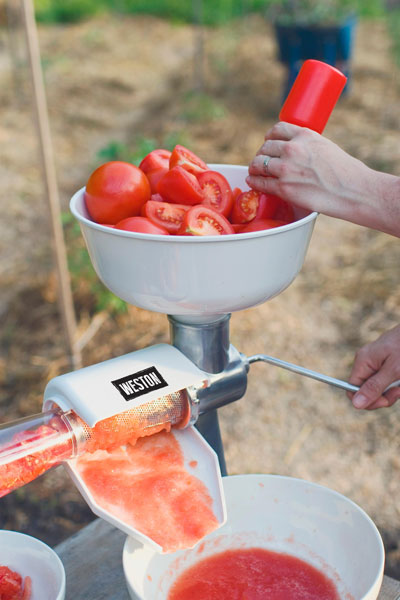 Weston Deluxe Electric Tomato Strainer and Sauce Maker