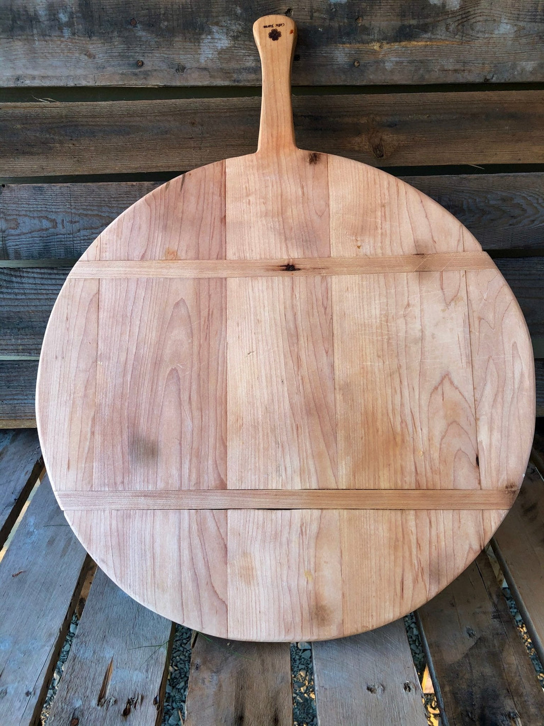 Best Charcuterie Board — Vintage Style Round Maple French Breadboard