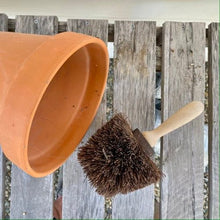 Load image into Gallery viewer, Flower Pot Brush — Made in Germany
