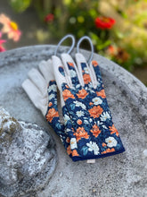 Load image into Gallery viewer, Women&#39;s Floral Gardening and Project Gloves ”The Olivia“
